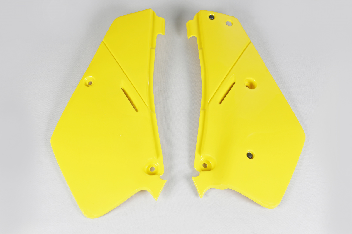 Side panels - yellow 102 - Suzuki - REPLICA PLASTICS - SU03963-101 - UFO Plast