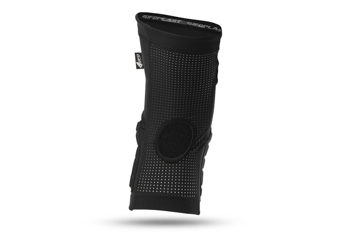 M33 knee guards